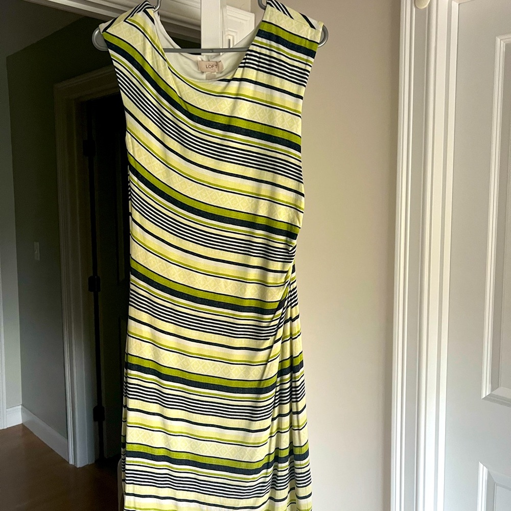 Like NEW- women dress , size small, brand- loft